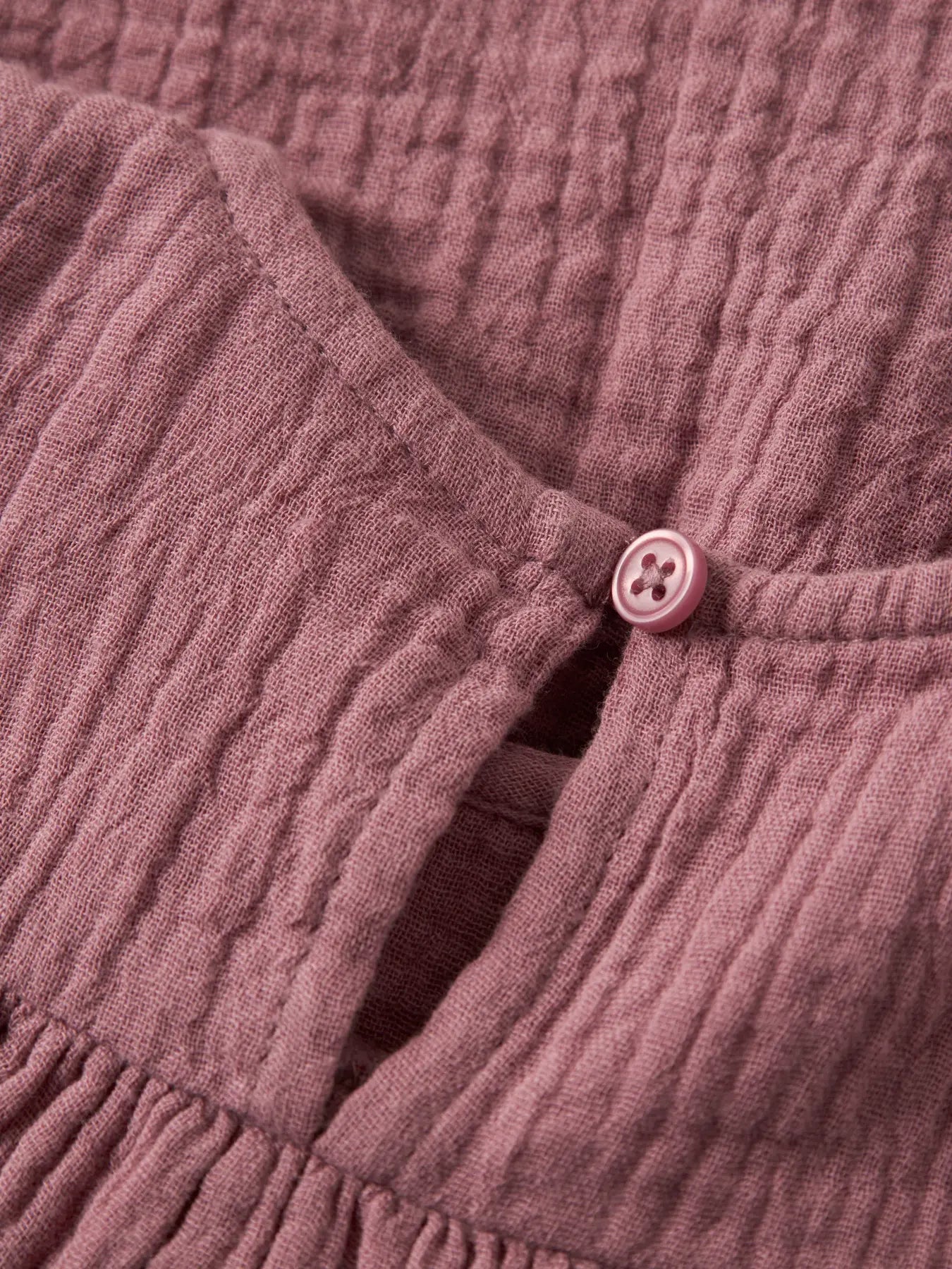 Detailansicht Knopf und Stoffstruktur Muslin Bluse rosa, Bärechind Winterthur Zürich Schweiz kaufen