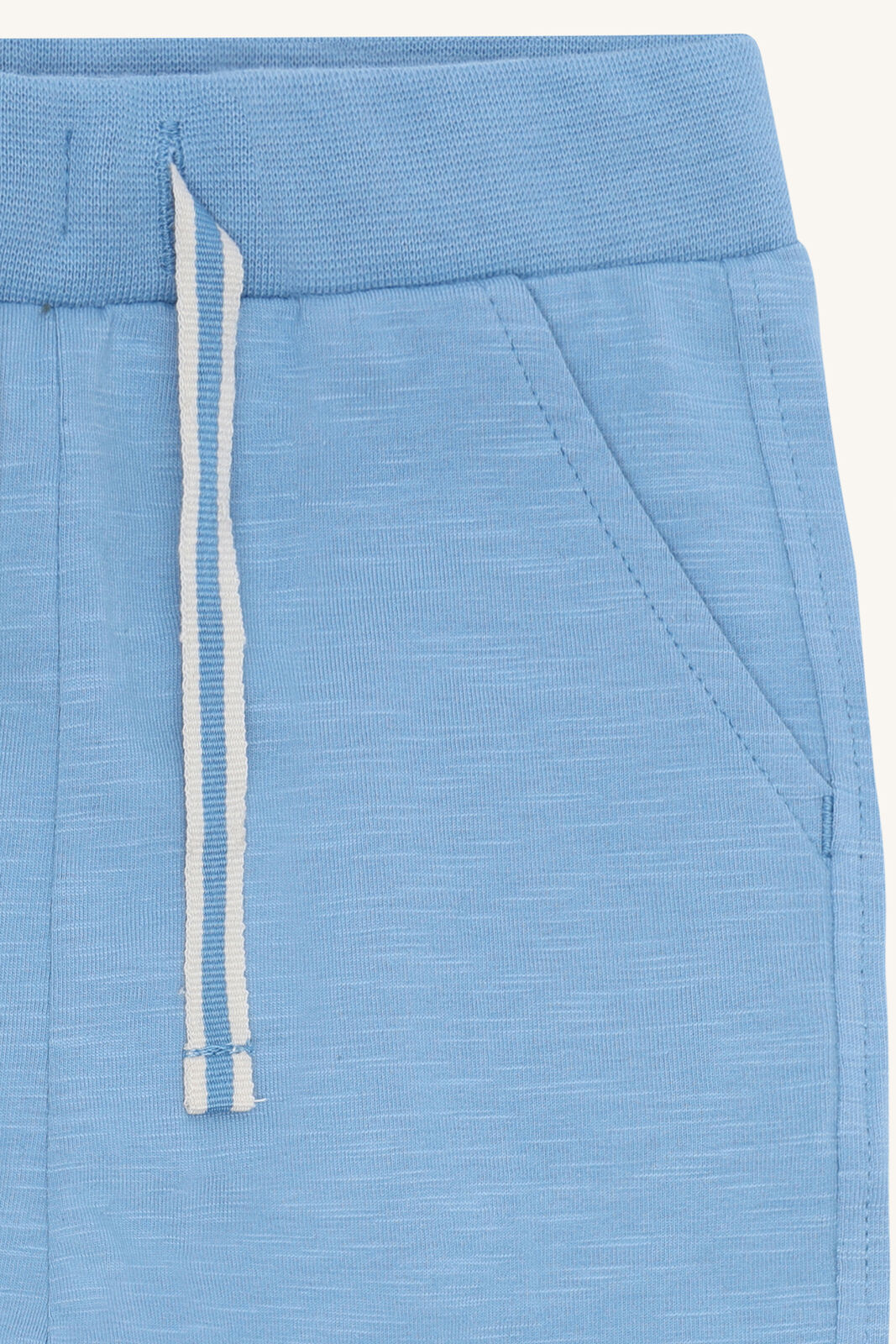 Detailansicht verstellbarer Bund der Hust&Claire Gordon Slub Jersey Hose aus Bio-Baumwolle, Bärechind Winterthur Zürich Schweiz.