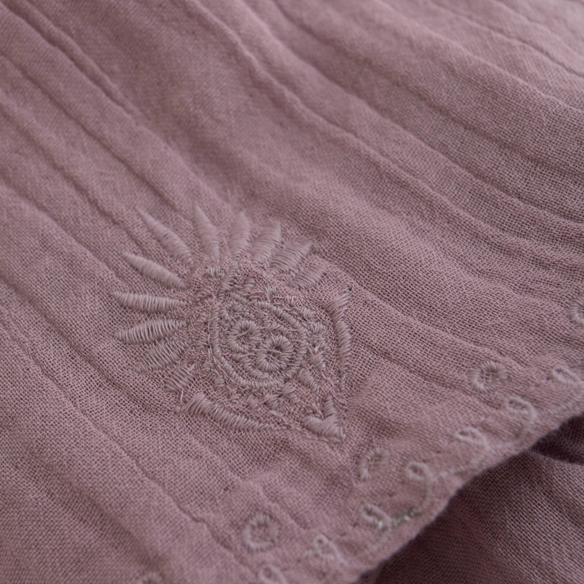 Muslin Rock, Lila