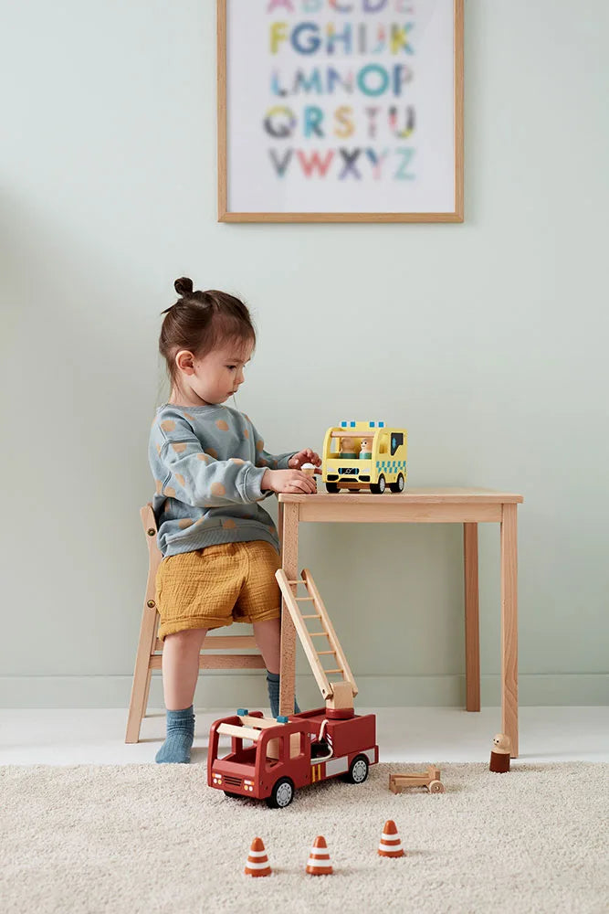 Kid's Concept Holz Ambulanz für fantasievolle Rettungseinsätze im Rollenspiel