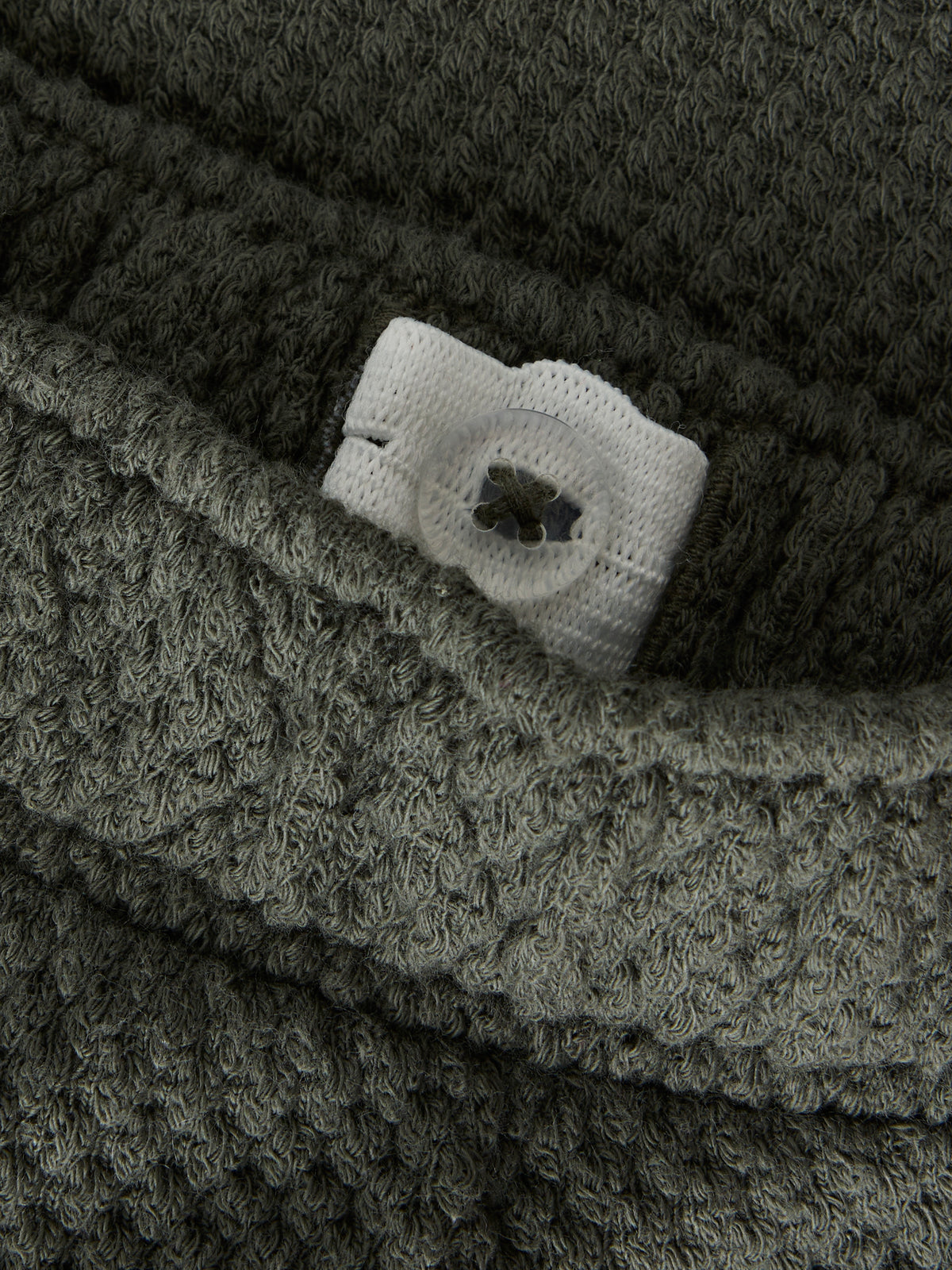 Bärechind Babyhose von Lil'Atelier mit Kordelzug am Bund, Detailansicht