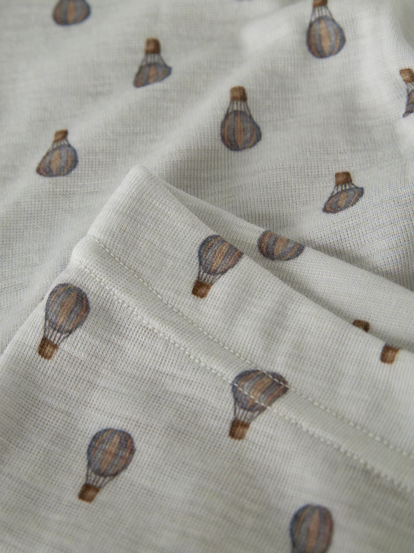 Bärechind Lil'Atelier Merino Heissluftballon Legging, Detailansicht des weichen Wollstoffs