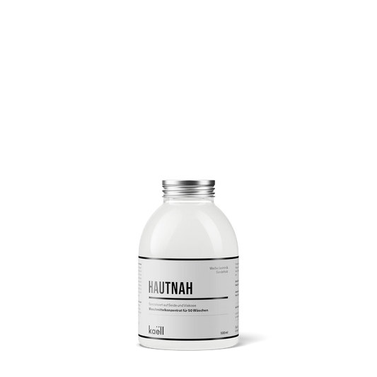 500 ml Flasche Hautnah Waschkonzentrat von Käell, speziell für Seide und Viskose. Hochwertiges Reinigungsmittel für schonendes und effektives Waschen, geeignet für bis zu 50 Wäschen.