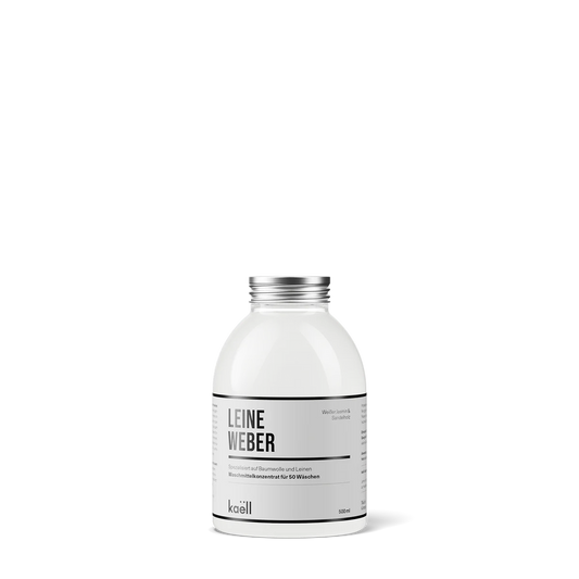Produktabbildung der 500 ml Leineweber Waschkonzentrat-Flasche. Ideal für Baumwolle, Leinen und Naturfasern. Allergikerfreundlich, mit zartem Duft nach weißem Jasmin und Sandelholz.