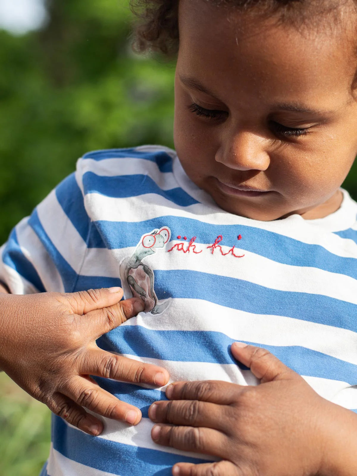 Lustiges Bügelbild „Schildkröte“ mit Brille von Halfbird – einfach aufzubügeln, streiffen T-Shirt.