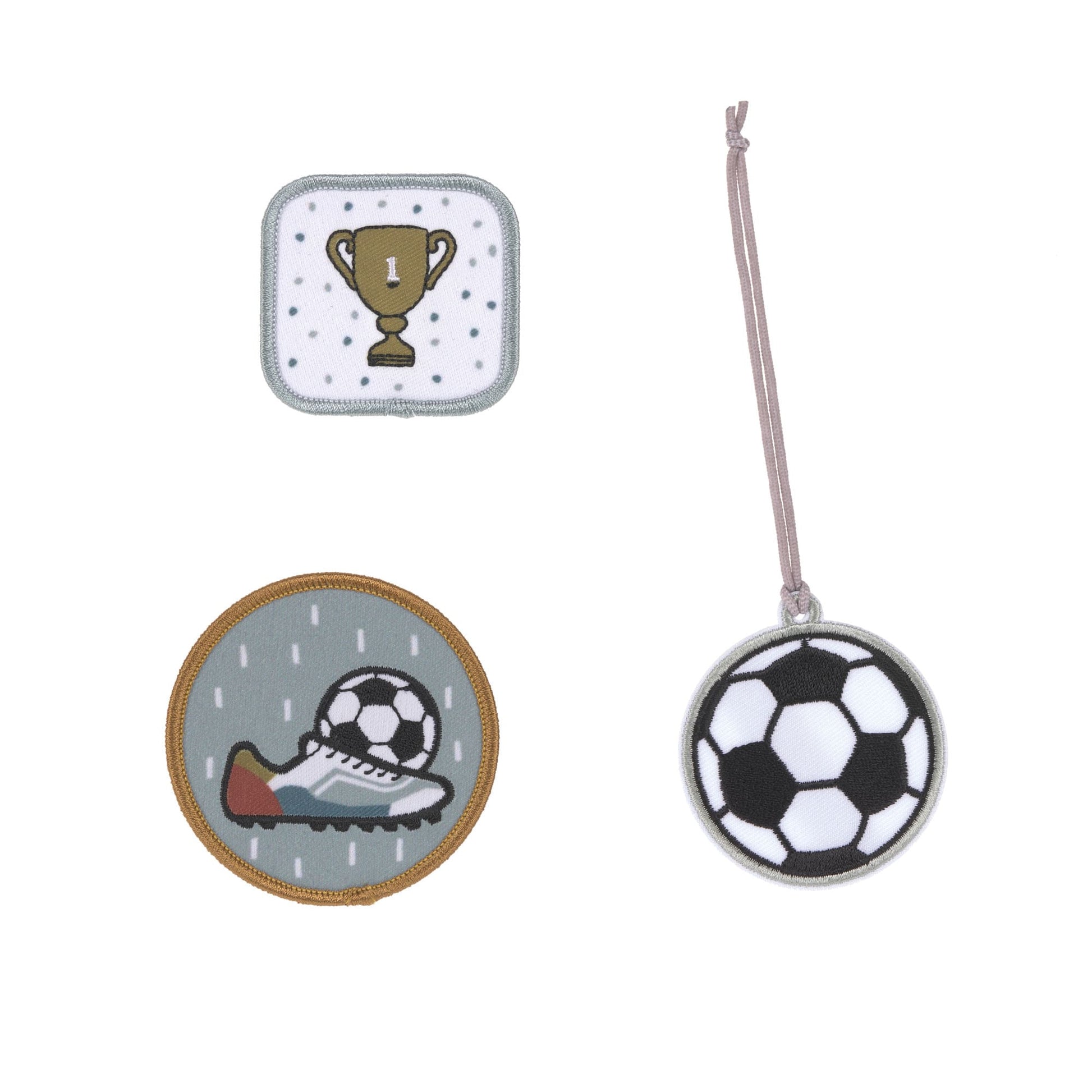 Laessig Patches & Anhaenger Fussball Sets mit einem Fussball-Anhaenger und zwei passenden Patches.