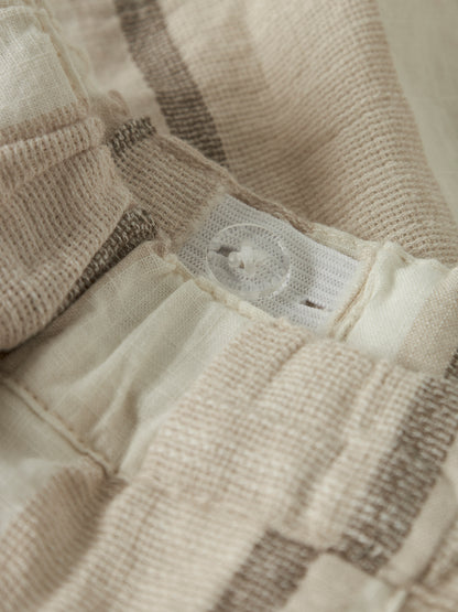 Kurze Hosen mit Streifenmuster, beige