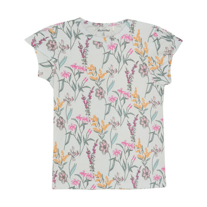 Vorderansicht des Minymo T-Shirts mit Allover-Blumenmuster in zarten Farben, aus weicher Baumwoll- und Modal-Mischung.