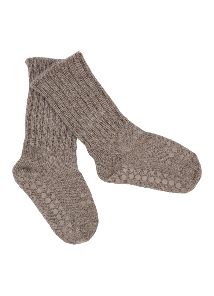GoBabyGo Alpakawollsocken für Babys in Braun – Vorderansicht, warm und rutschfest