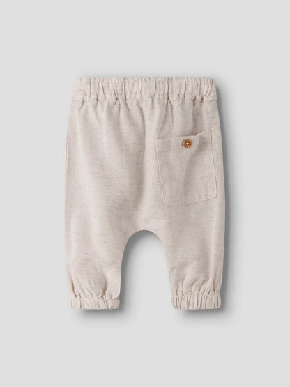 Leichte Babyhose aus Leinen Baumwoll Mix in Beige zu kaufen im Bärechind Winterthur Zürich Schweiz.