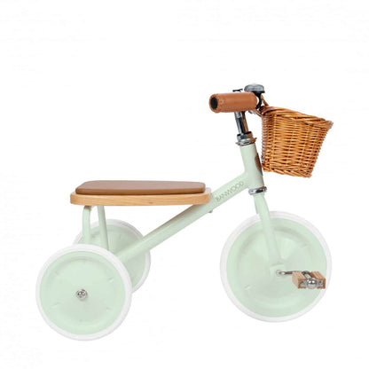 Mintfarbenes Banwood Trike für Kinder im skandinavischen Design