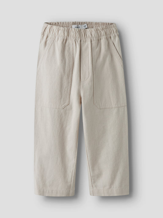 Leichte Baumwoll Kinderhose in Beige Vorderansicht von NAME IT im Bärechind Winterthur Zürich Schweiz kaufen.