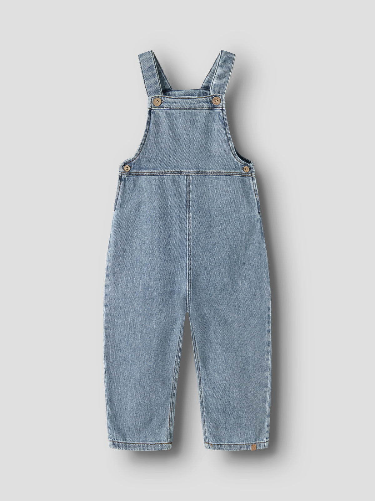 Bio-Baumwolle Latzhose in Medium Blue Denim, Vorderansicht