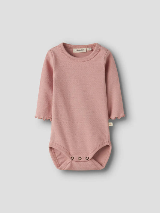 LIL’ATELIER Baby Body in Altrosa aus Baumwolle und Lyocell im Bärechind Winterthur Zürich Schweiz