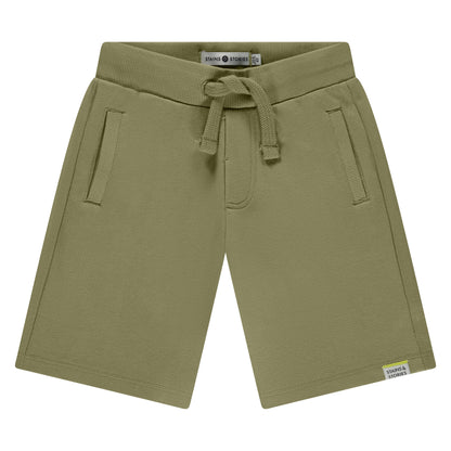 Boys Sweatshort Wide Fit Grass Grün von Stains and Stories nachhaltige Kinder Shorts Bio Baumwolle Kinderladen Winterthur