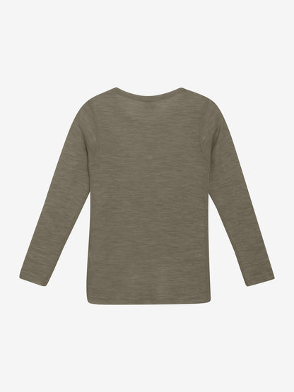 Rückansicht des CeLaVi Langarmshirts aus Wolle – Farbe Dusky Green, im Bärechind in Winterthur, Zürich, Schweiz.