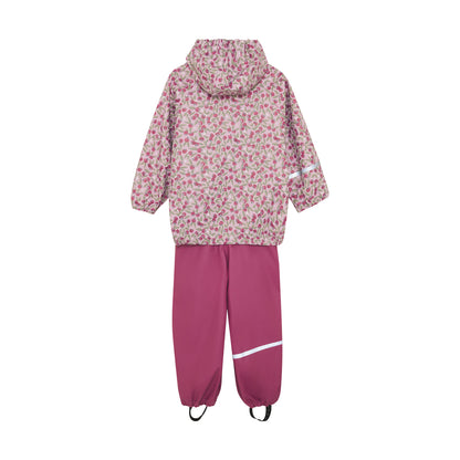 CeLaVi Regenjacke und Regenhose für Kinder in Rosa, getragen im Regen, Bärechind Winterthur, Zürich, Schweiz
