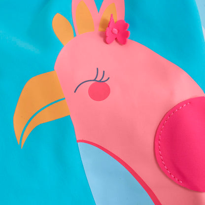 Detail der Papageien-Applikation auf dem Badeanzug von Color Kids – mit Stickerei