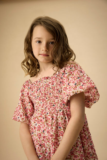 Creamie Blumenkleid für Kinder in Rosa mit floralem Muster, erhältlich im Bärechind in Winterthur, Zürich, Schweiz