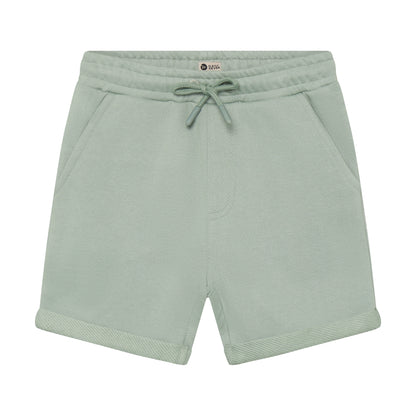 Bequeme Jogger Shorts für Kinder von Daily7Kids in Salbeigrün