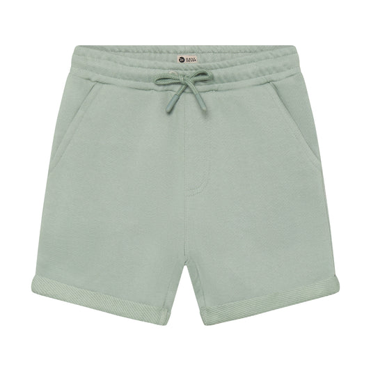 Bequeme Jogger Shorts für Kinder von Daily7Kids in Salbeigrün