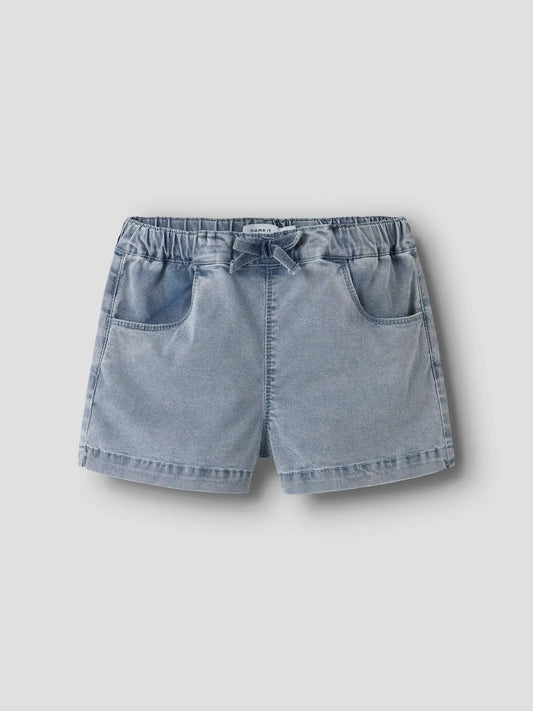 Hellblaue Kinder Denim Shorts mit elastischem Bund von NAME IT bei Bärechind Winterthur Zürich Schweiz