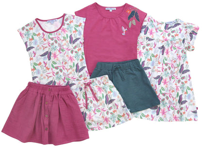 Kinder Outfit mit T-Shirt im Blumenprint von Enfant Terrible im Bärechind Winterthur Zürich Schweiz.