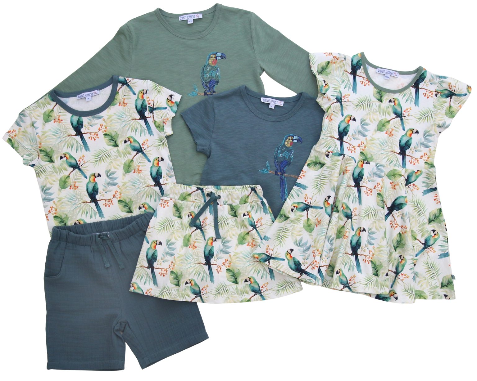 Kinder Outfit mit Hoserock und Oberteilen im Papageienprint von Enfant Terrible im Bärechind Winterthur Zürich Schweiz.