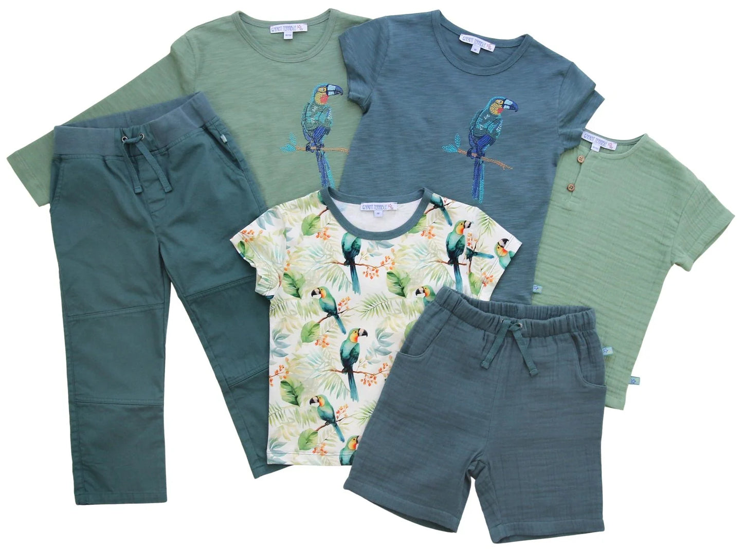 Kinder Outfit mit robuster Hose aus Bio-Baumwolle von Enfant Terrible im Bärechind Winterthur Zürich Schweiz.