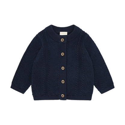 Strickcardigan in dunklem Marineblau mit Knopfverschluss und Zopfmuster
