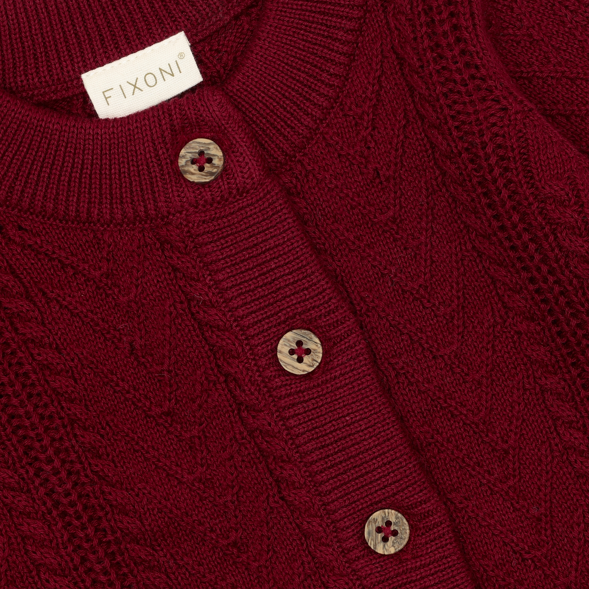 Bärechind Fixoni Cardigan Knit Tibetan Red Detailaufnahme des Strickmusters