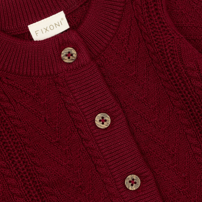 Bärechind Fixoni Cardigan Knit Tibetan Red Detailaufnahme des Strickmusters