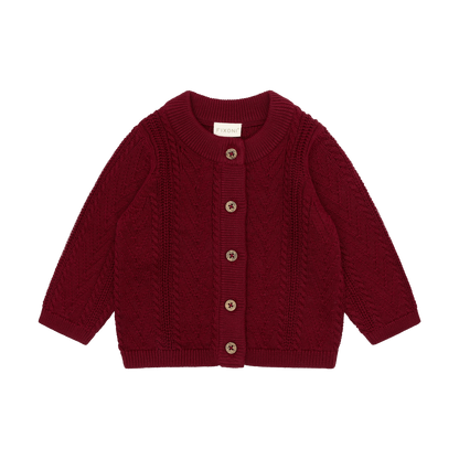 Strickcardigan in warmem Rot mit Knopfverschluss und Zopfmuster
