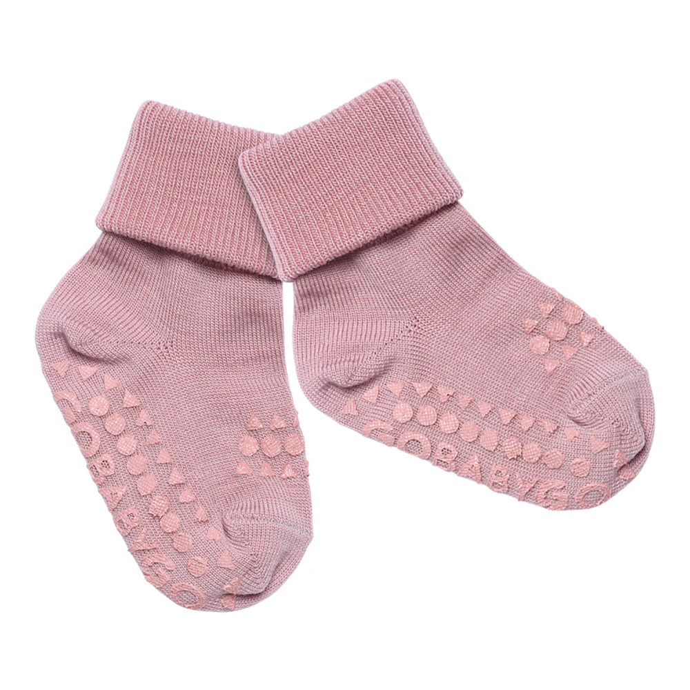 GoBabyGo Wollsocken in Rose Blush mit Anti-Rutsch-Noppen – weiche Babysocken aus Superwash-Wolle