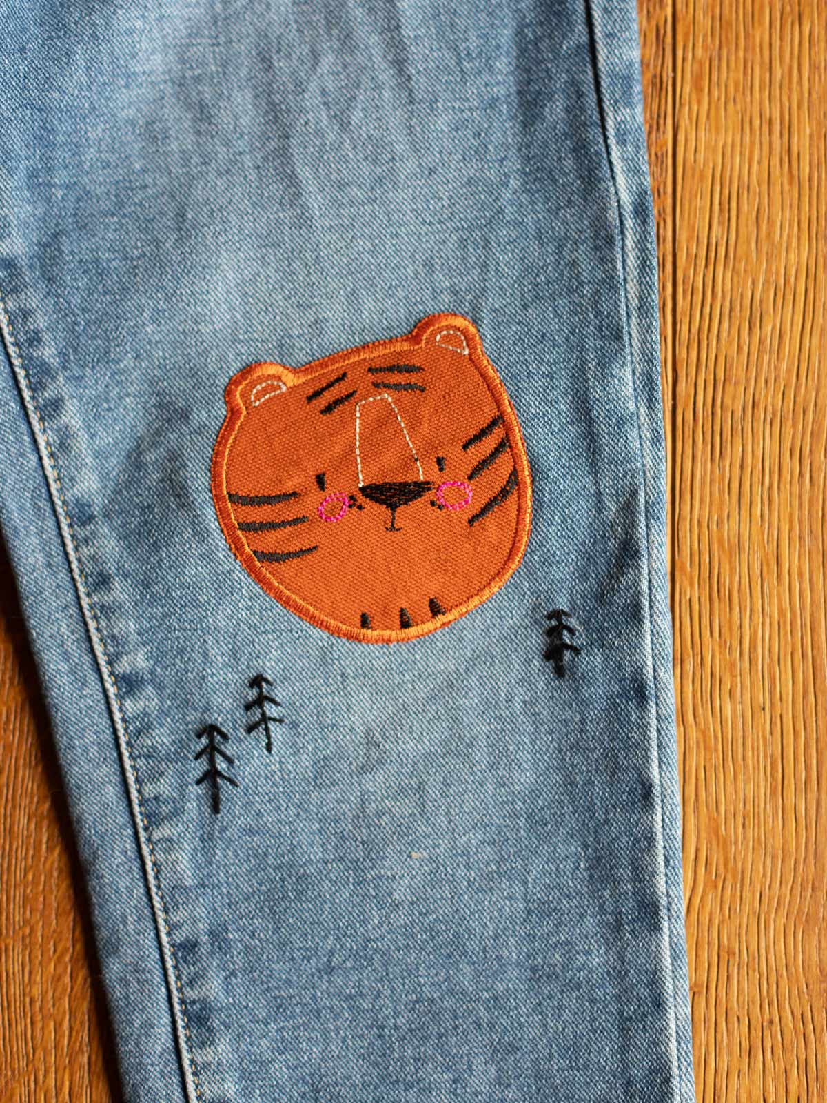 Halfbird Knie-Flicken Otter kaufen im Bärechind Winterthur – praktischer Bügelflicken für Kinderkleidung.