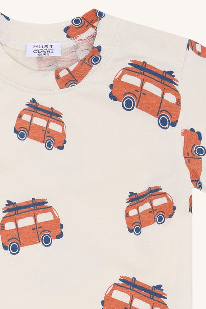 Detailaufnahme Van-Allover-Muster auf dem Hust&Claire Anton Van Baumwoll T-Shirt in Sandshell, Bärechind Winterthur Zürich Schweiz.