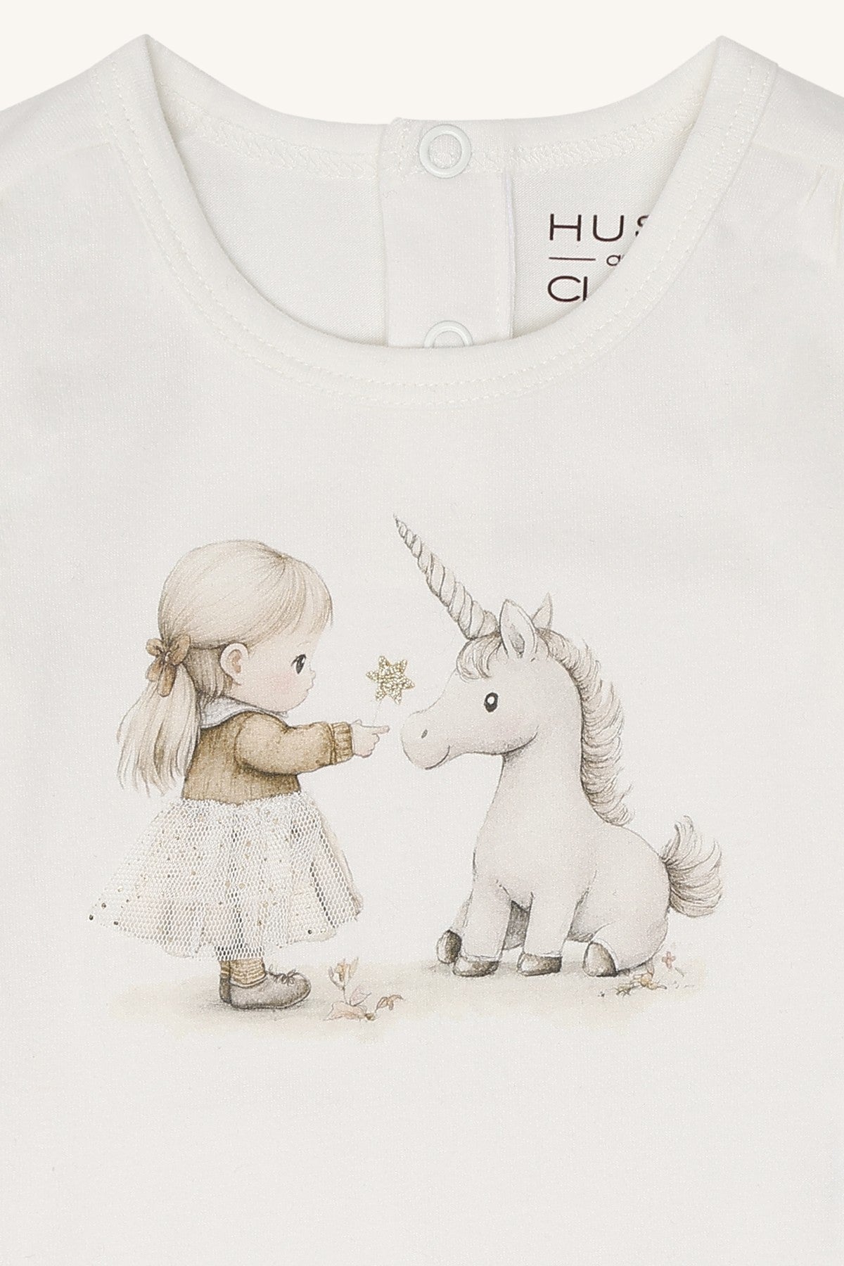 Detail des Einhornmotivs auf dem Hust & Claire Babybody