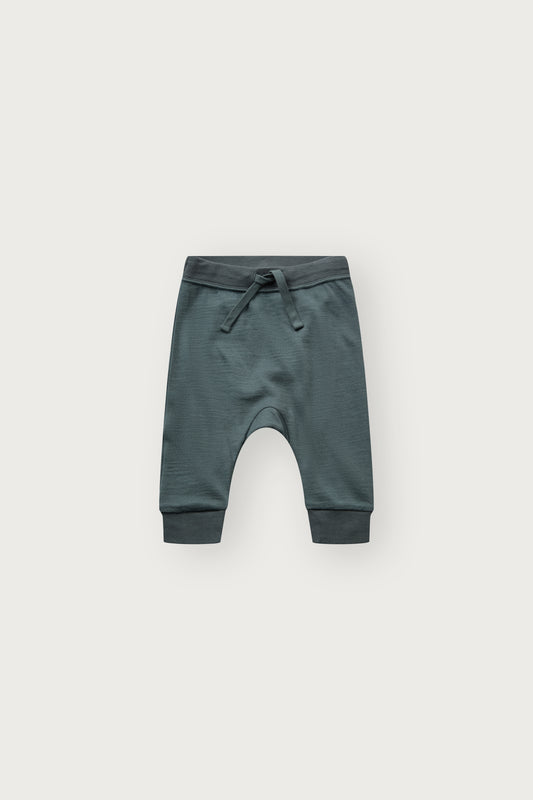 Gaby Hose von Hust & Claire in Balsam Green, Vorderansicht