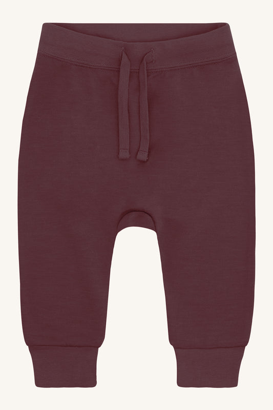Gaby Hose von Hust & Claire in Plum Wine, Vorderansicht