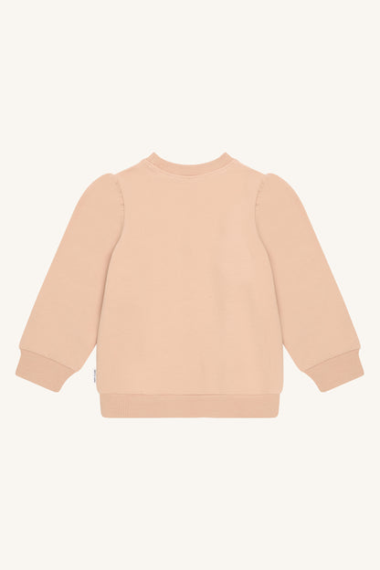 Rückansicht des Hust&Claire Sweaters Sicillia aus Bio-Baumwolle in Rugby Tan, erhältlich im Bärechind Winterthur, Zürich Schweiz