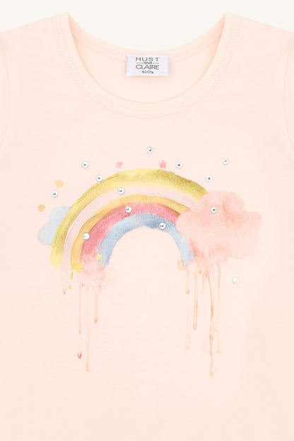 Detailansicht Regenbogenprint beim Hust&Claire Alma Rainbow T-Shirt aus Baumwolle, Bärechind Winterthur, Zürich, Schweiz.