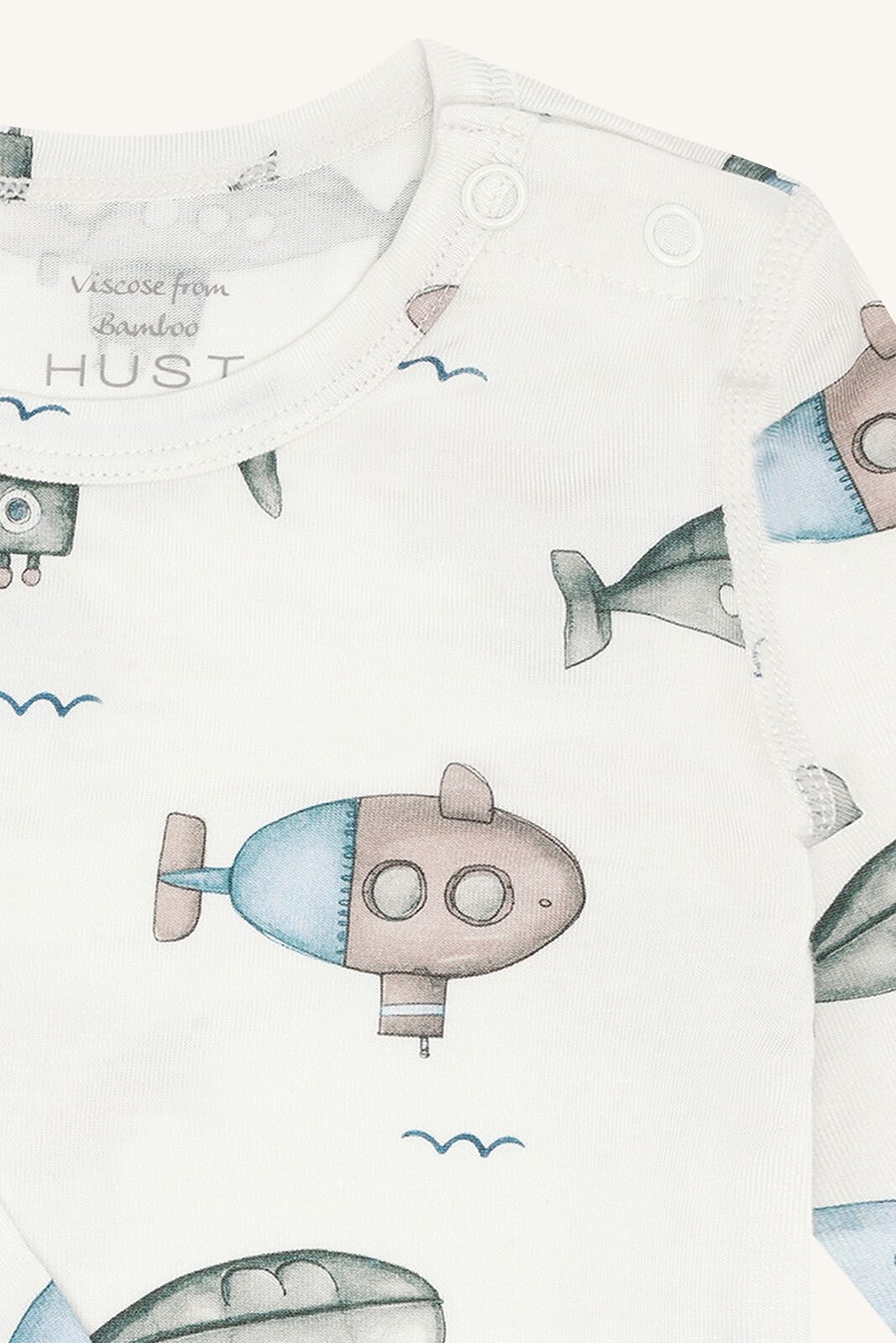 Detailansicht Hust&Claire Baby Body mit U Boot Muster im Bärechind Winterthur, Zürich, Schweiz