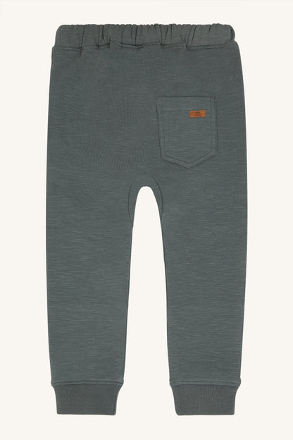 Jogginghose aus gebürsteter Bio-Baumwolle, innen flauschig und warm