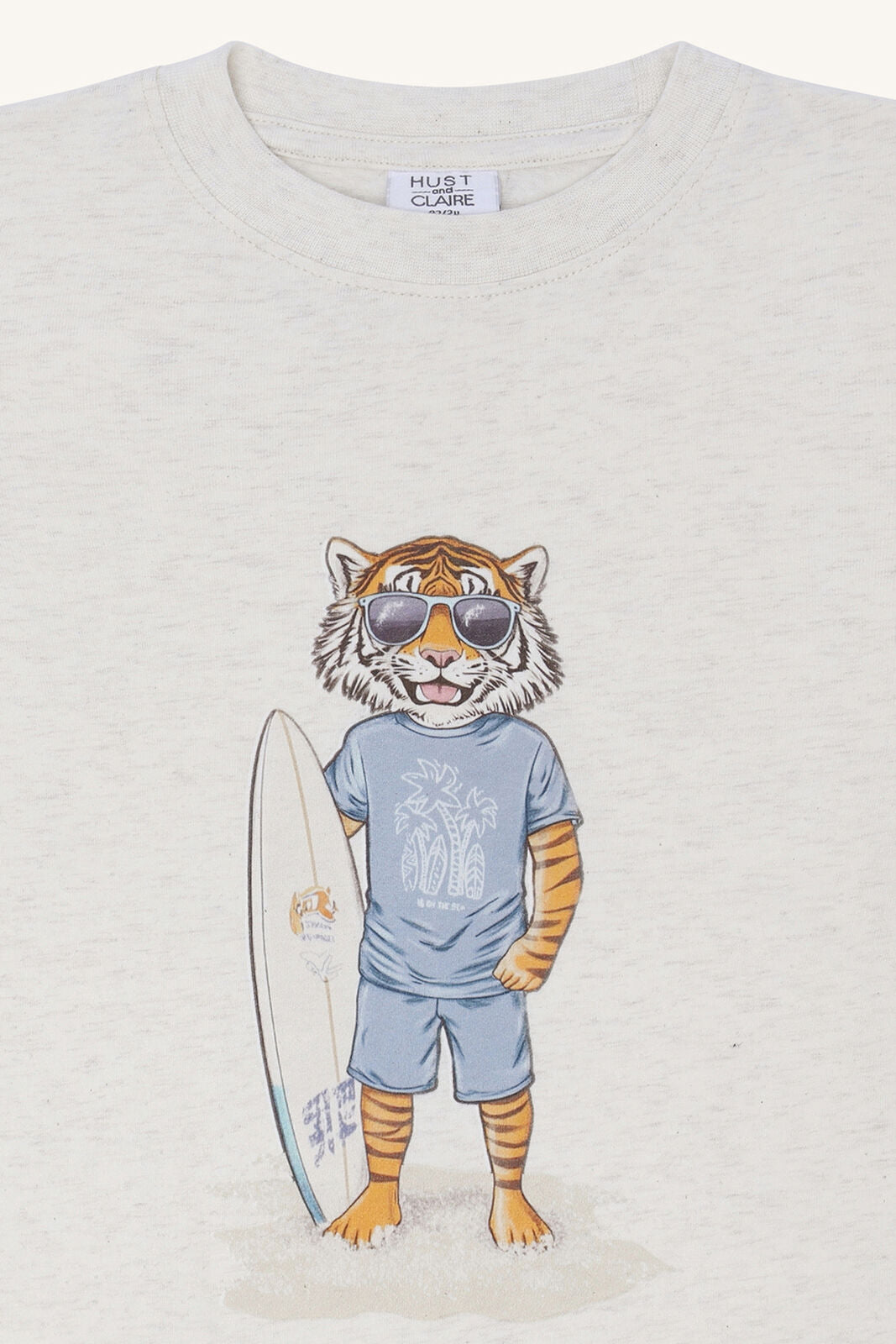 Detailansicht Hust&Claire T Shirt mit Tiger Motiv im Bärechind Winterthur, Zürich, Schweiz