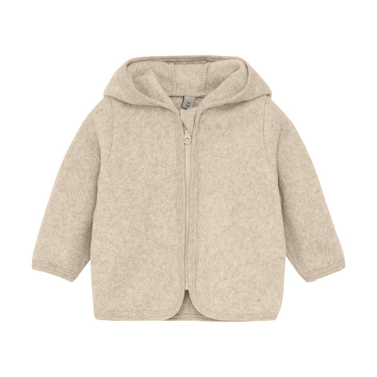 HutteliHut Babyjacke aus 100 % Baumwolle in Beige mit Kapuze und Reissverschluss. Weich und warm, ideal für kühle Tage. Zertifiziert nach OEKO-TEX® STANDARD 100. Erhältlich in Winterthur, Zürich, Schweiz.