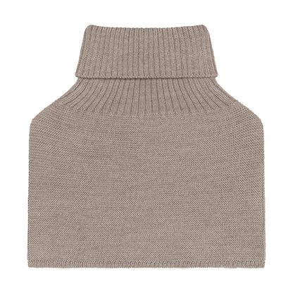 Rückansicht des Merino Halswärmers mit breitem Rollkragen