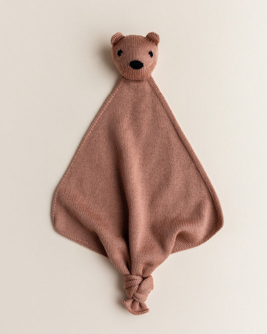Hvid Teddy Tokki in Terracotta, Kuscheltier aus Merinowolle