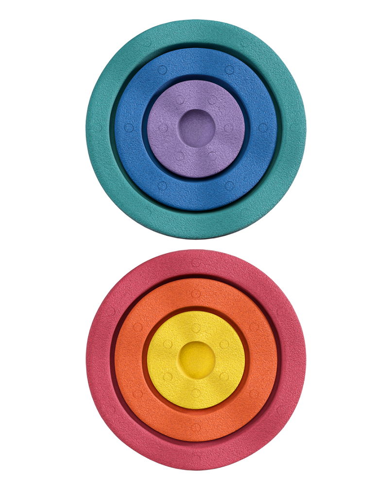 Stapelstein Inside rainbow Set – bunte Elemente als turmartige Spielstruktur aufgebaut