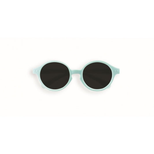 Nachhaltige IZIPIZI Baby Sonnenbrille in Aqua Green für 0–9 Monate mit 100% UV-Schutz, erhältlich im Bärechind in Winterthur, Zürich, Schweiz