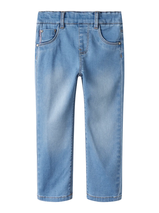  NAME IT Kinder Jeans mit geradem Schnitt in hellblauer Waschung, im Bärechind Winterthur Zürich Schweiz erhältlich
